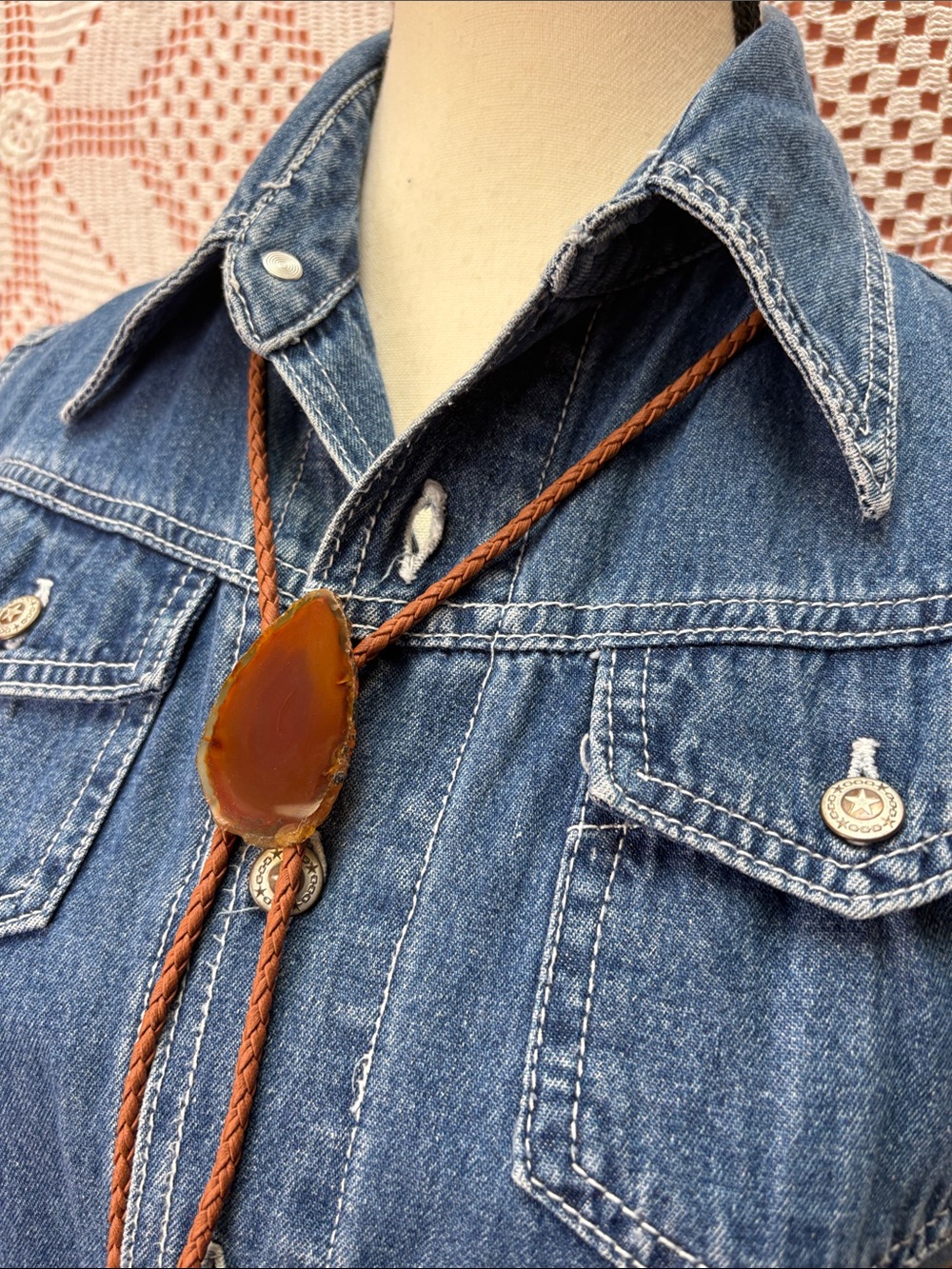 Vintage Western Bolo Tie Brown Agate Stone Braided Leather Feather Tips - Picture 2 of 6